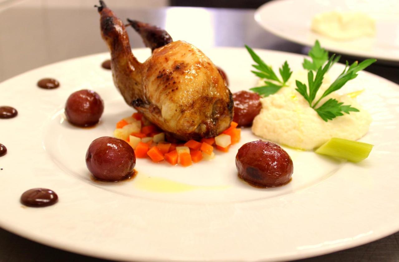 Hotel De France - Restaurant L'Insolite ドゥアルヌネ エクステリア 写真